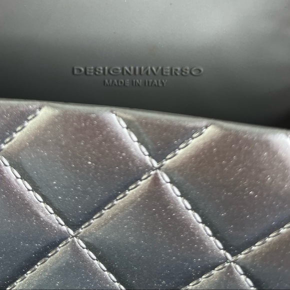 Design Inverso Silver Chain Crossbody Purse - Picture 10 of 15